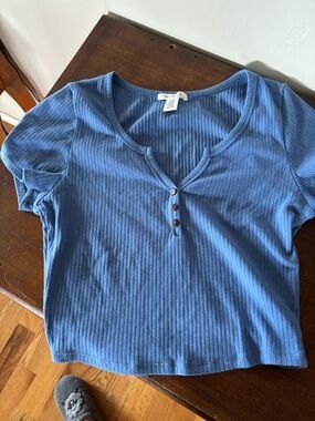 Bozzolo Blue Ribbed Cropped Henley Top
